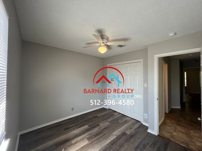 Building Photo - Available July 25: Spacious 3 Bedroom, 2.5 Bath Duplex with Garage