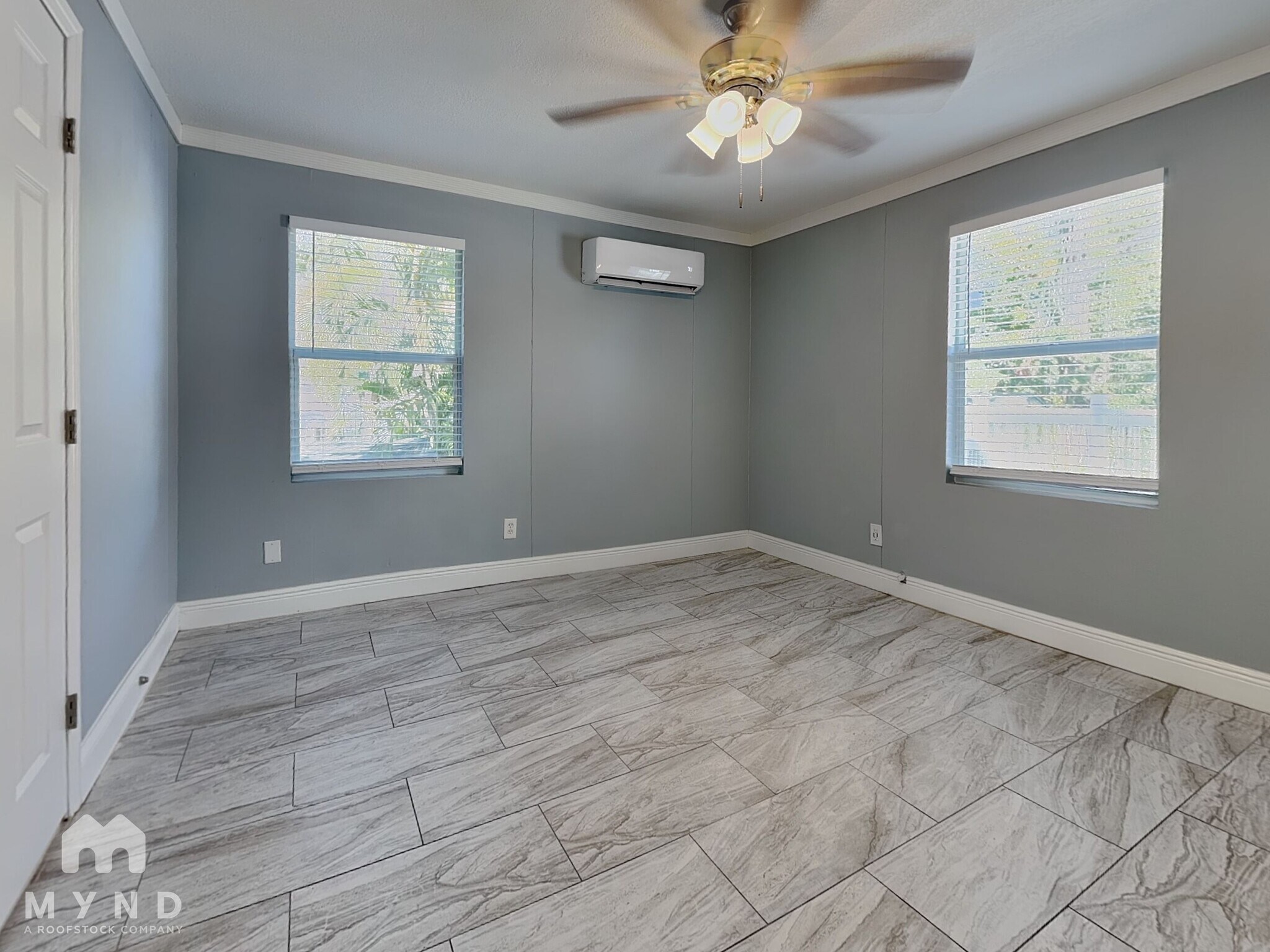 Building Photo - 208 Pine St