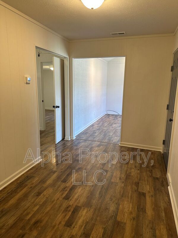 Building Photo - 6610 SC-81
