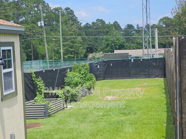 Building Photo - 6047 Twenty One Oaks Dr