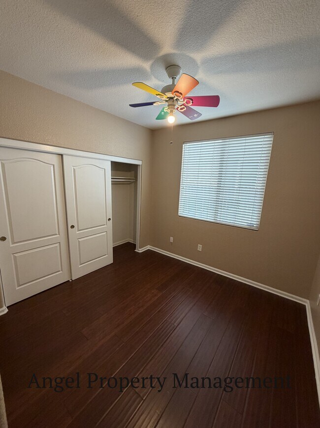 Building Photo - 10101 E Taron Dr