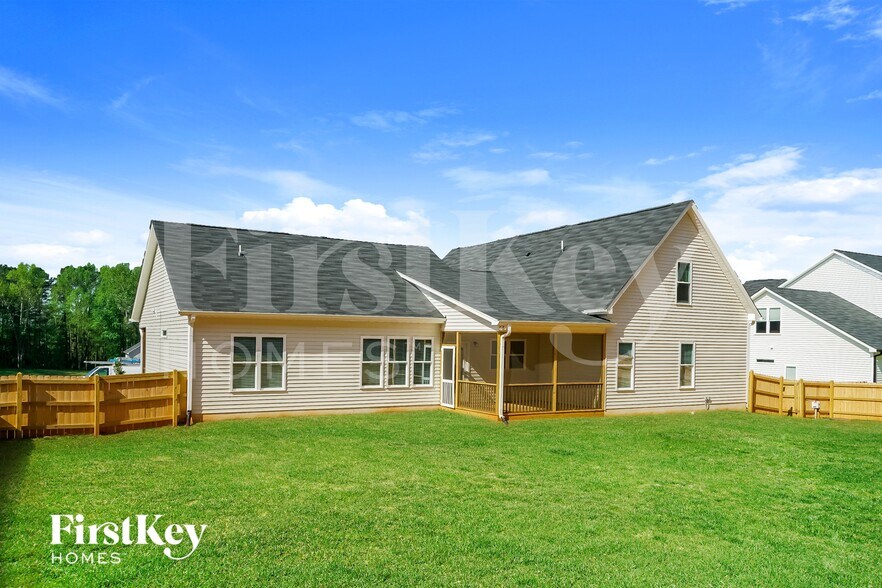 Building Photo - 208 Silverleaf Dr