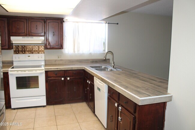 Building Photo - 4800 Via Viento