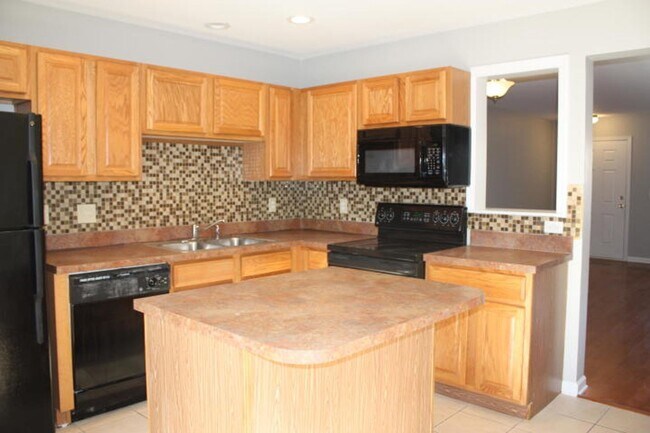 Building Photo - Waterfront Townhome