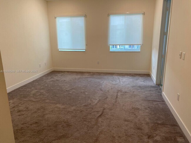 Building Photo - 10445 NW 66th St