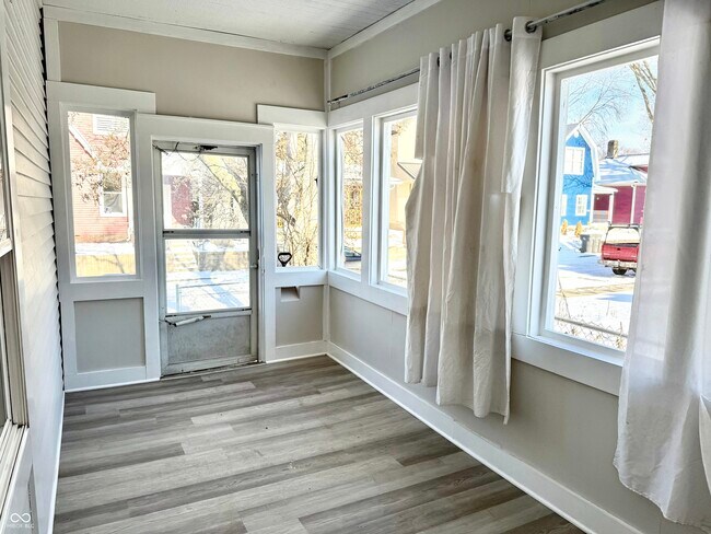 Building Photo - 717 Parkway Ave