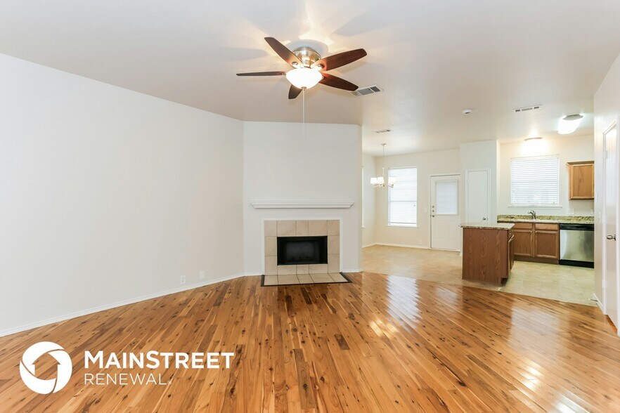 Building Photo - 10620 Astor Dr