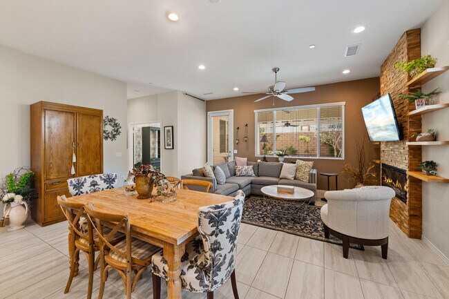 Building Photo - 78863 Amare Way