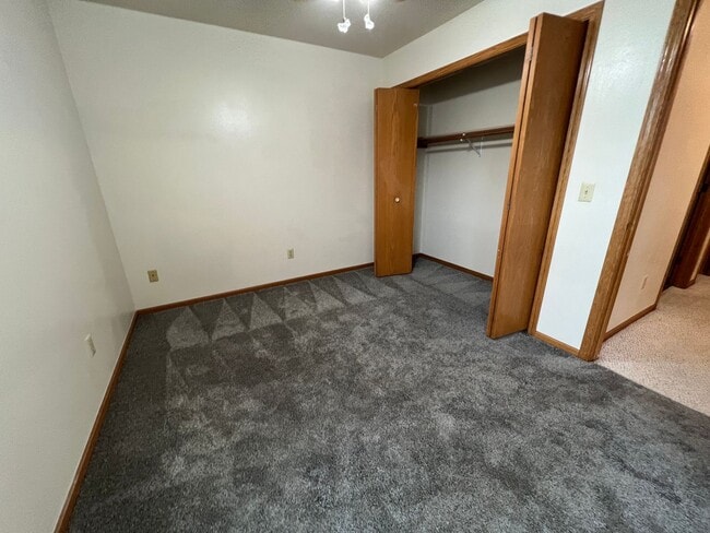 Building Photo - Spacious 2BR Townhomes with Garage & In-Unit Laundry – Stoughton