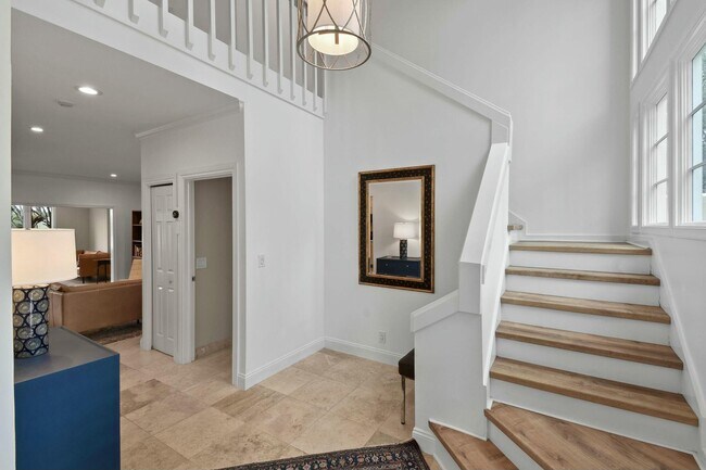 Building Photo - 2576 Muirfield Ct