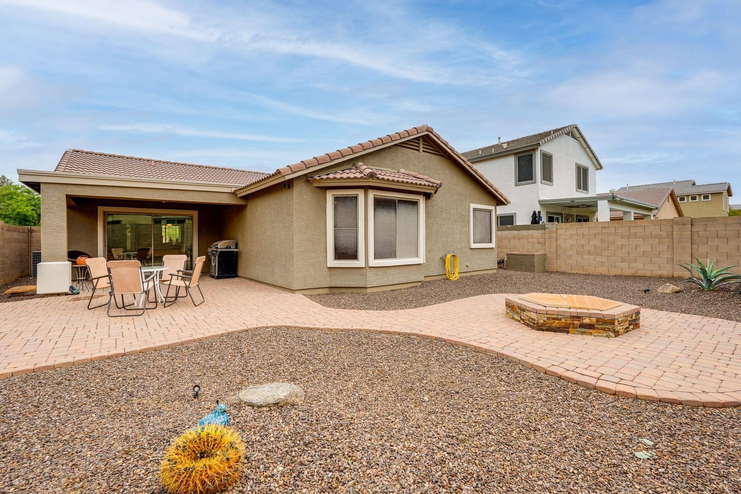 Building Photo - 2125 W Goldmine Mountain Dr