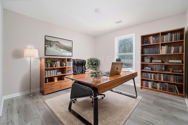 Building Photo - 665 S Eugenia Pl NW