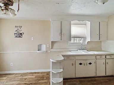 Building Photo - 16918 Glendale Ave