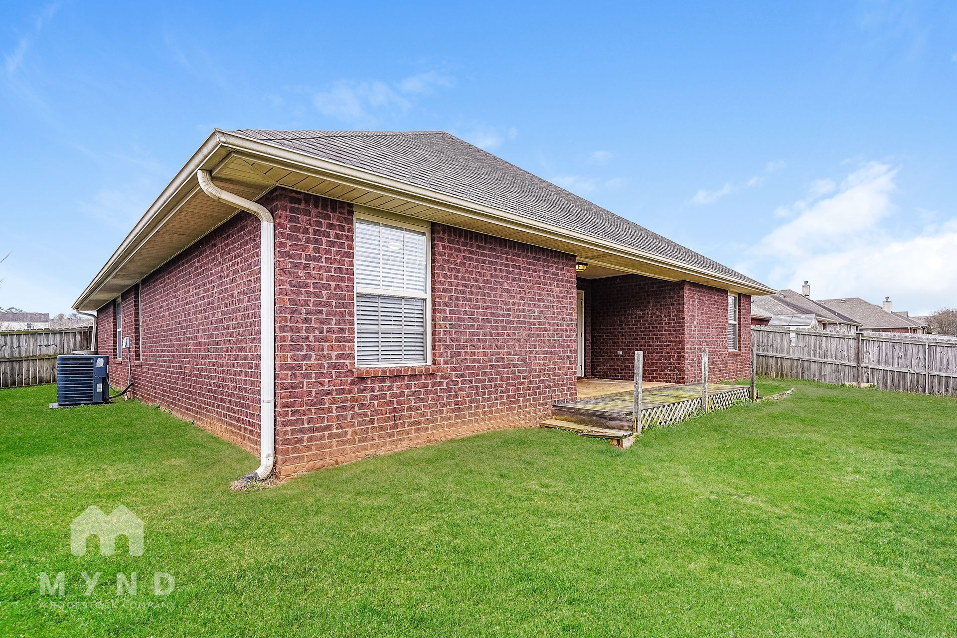 Building Photo - 4053 Cambridge Dr