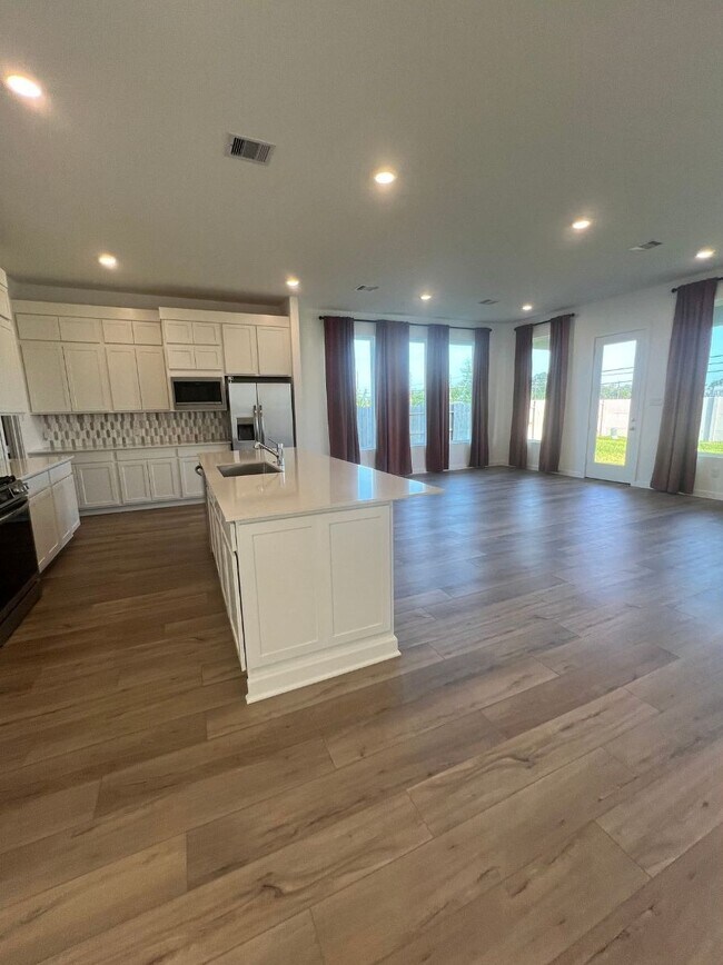 Building Photo - 4045 Centennial Ridge Dr