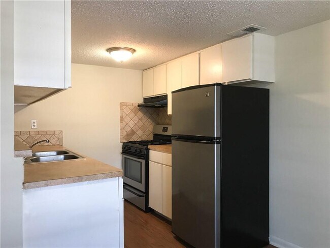 Building Photo - 4709 Harmon Ave