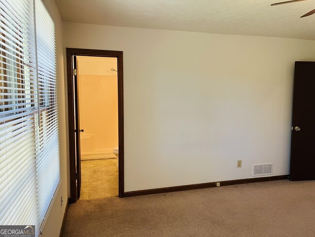 Building Photo - 524 Millard Farmer Rd