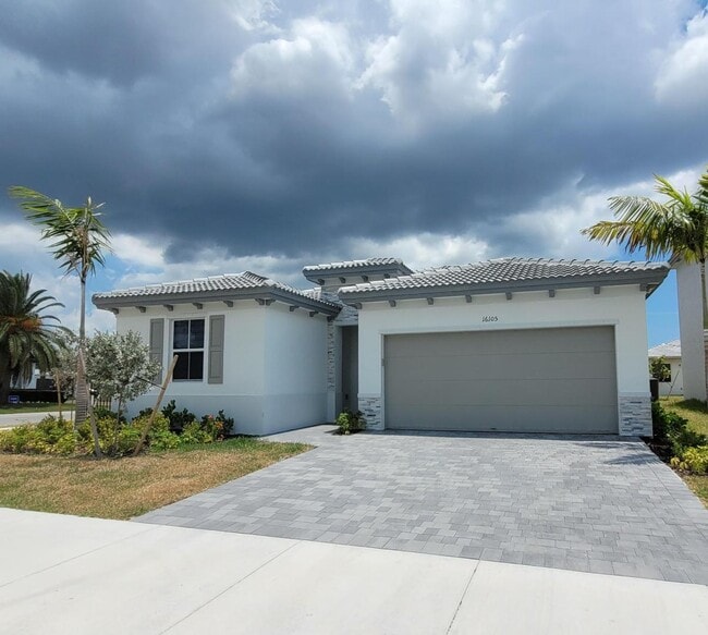 Building Photo - 16105 SW 149th Ave