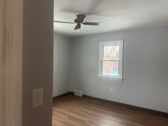 Building Photo - 1228 Hilborn Ave