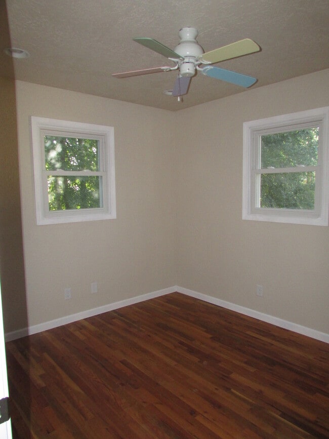 Building Photo - 3 BEDROOM | 2 BATH | DOUBLE CAR GARAGE | W...