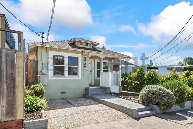 Building Photo - 3226 Star Ave