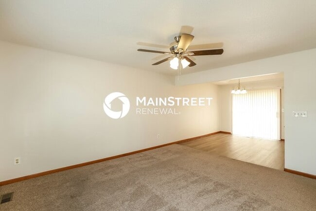 Building Photo - 3 Bedroom Pet-Friendly Home in Pleasant Valley, MO with Main Street Renewal