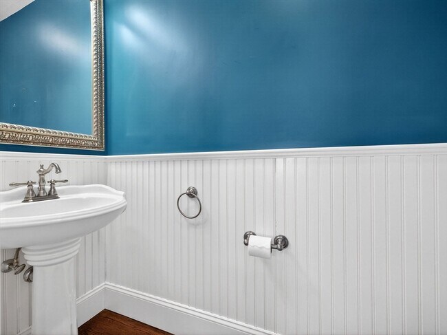 Building Photo - 155 H St