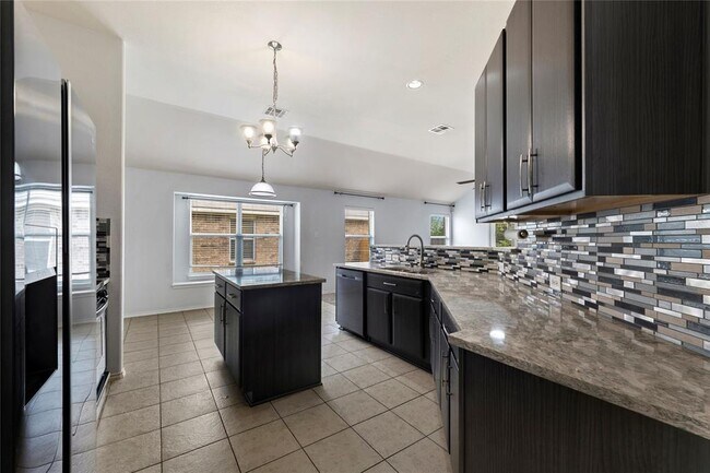 Building Photo - 1207 Cherrywood