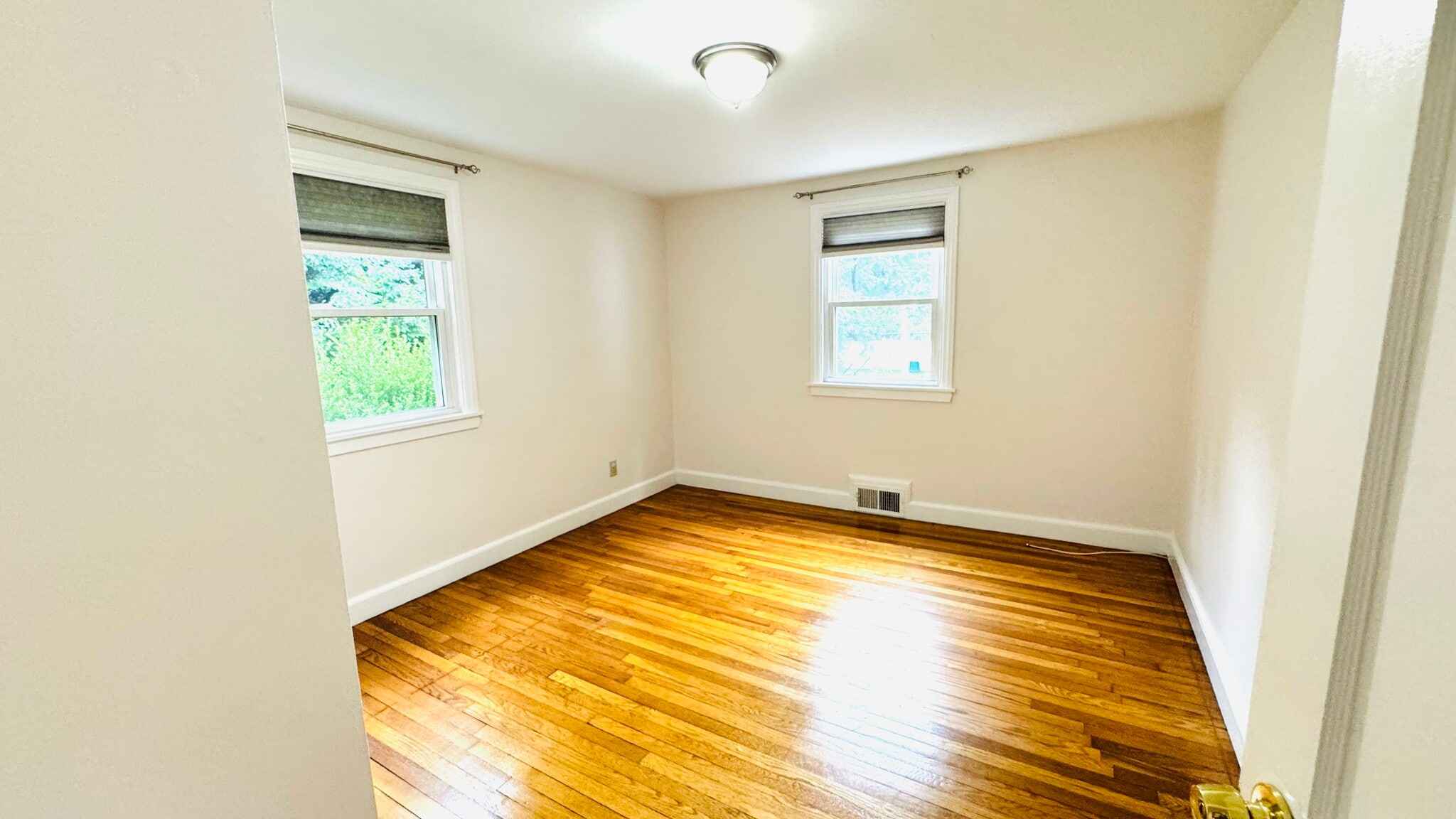Bedroom 2 - 7 Oak St