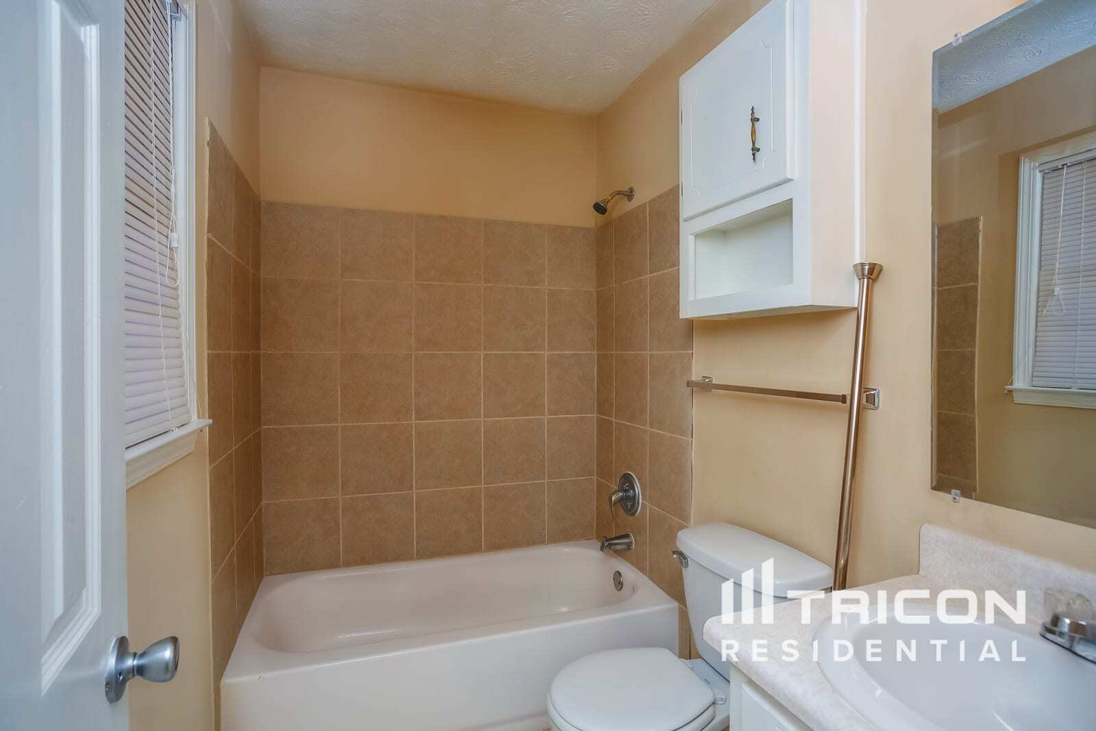 Building Photo - 1631 Quail Run SW