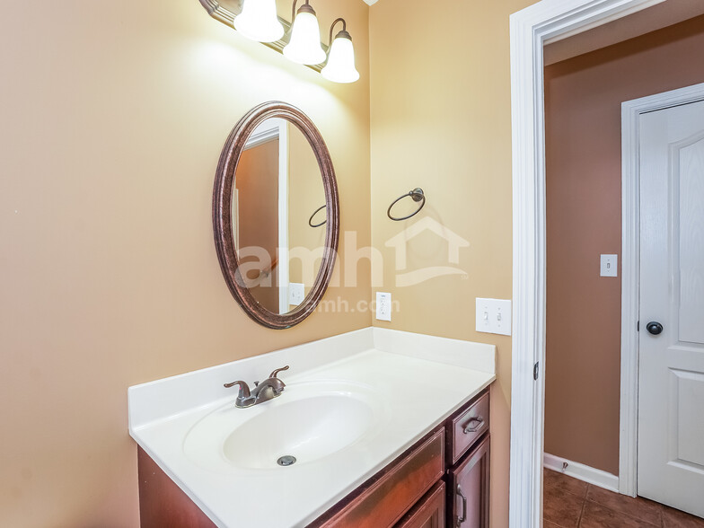 Building Photo - 3758 Gray Fox Dr