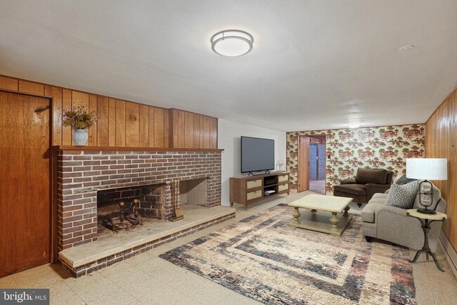 Building Photo - 2323 Bond Rd