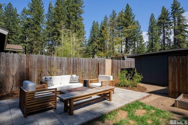 Building Photo - Newly remodeled upscale cabin