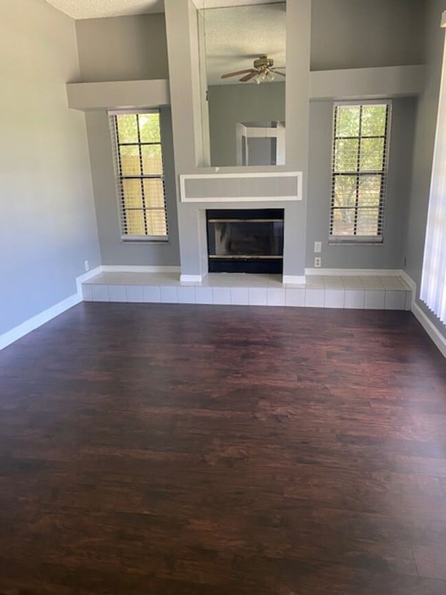 Primary Photo - 3 Bedroom, 2 bathroom House in Lakewood Pa...