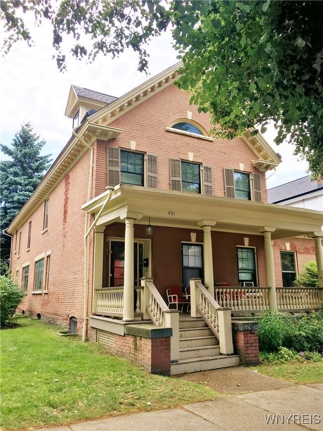 Building Photo - 451 Franklin St