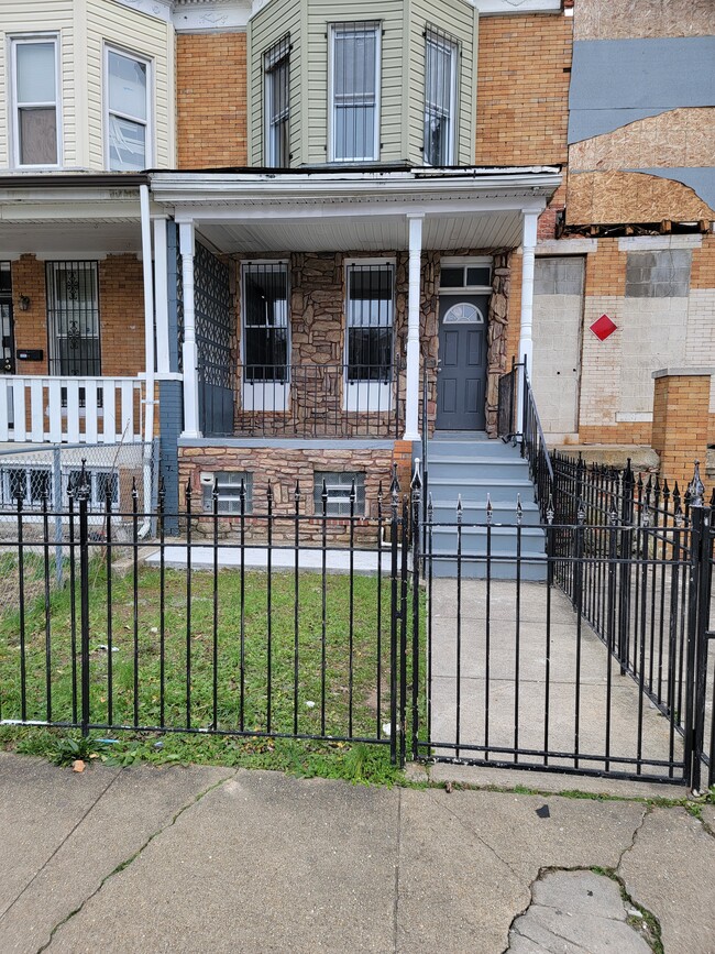 Building Photo - 3533 W Belvedere Ave