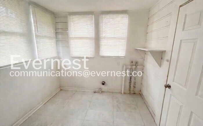 Building Photo - 504 Francis Pl SW