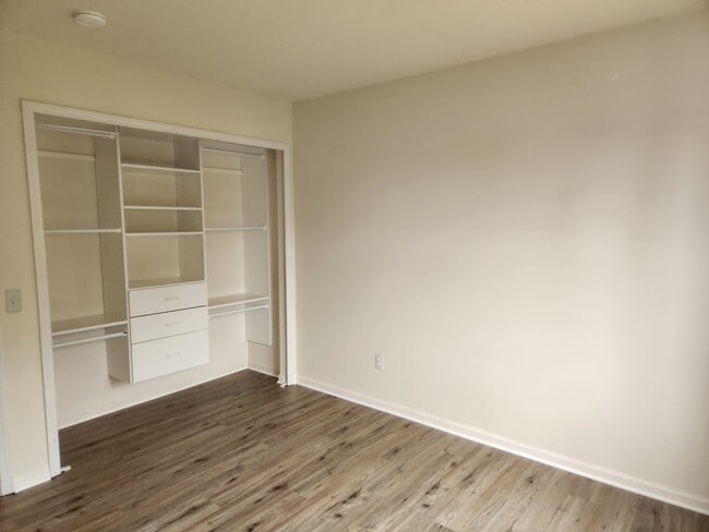 Building Photo - 2852 Chaseway Ct