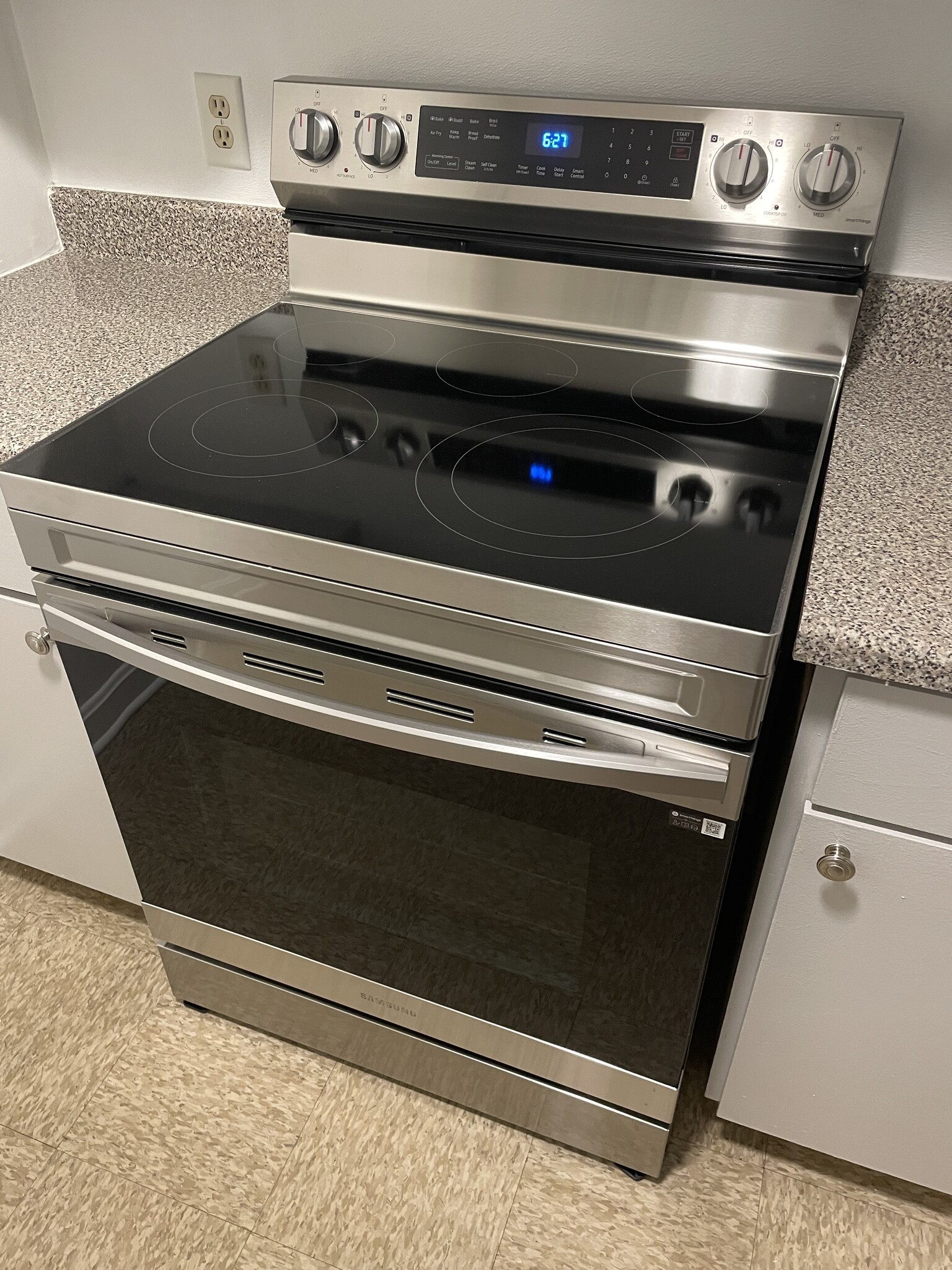 Smart oven. Airfry - 17 Charbonneau Ter