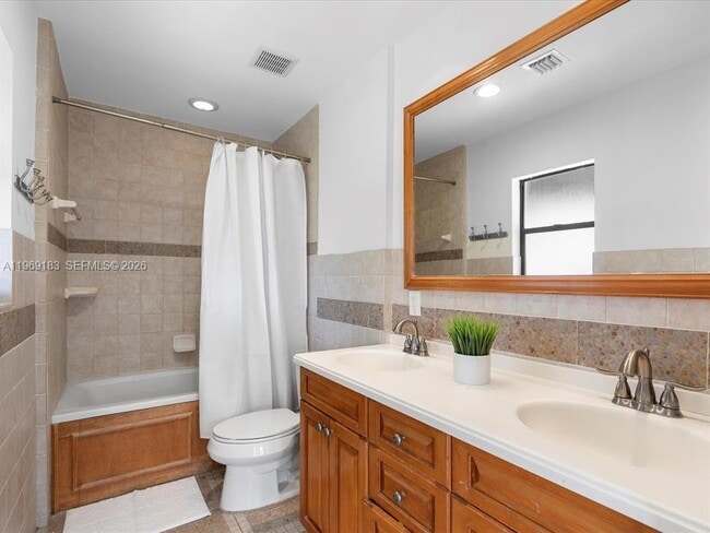 Building Photo - 8 SW 11th St