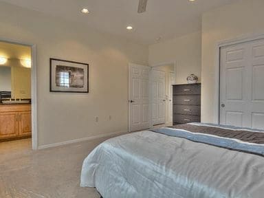 Building Photo - 1900 Central Ave SW