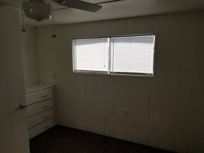 Building Photo - Bullhead City!  2 Bedroom Mobile