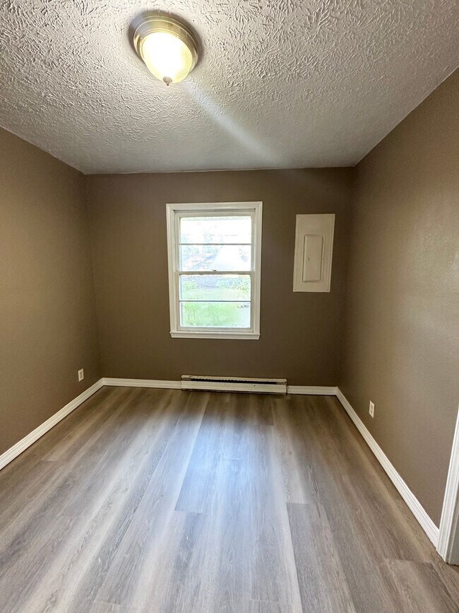 Building Photo - S0072-MF2-E1