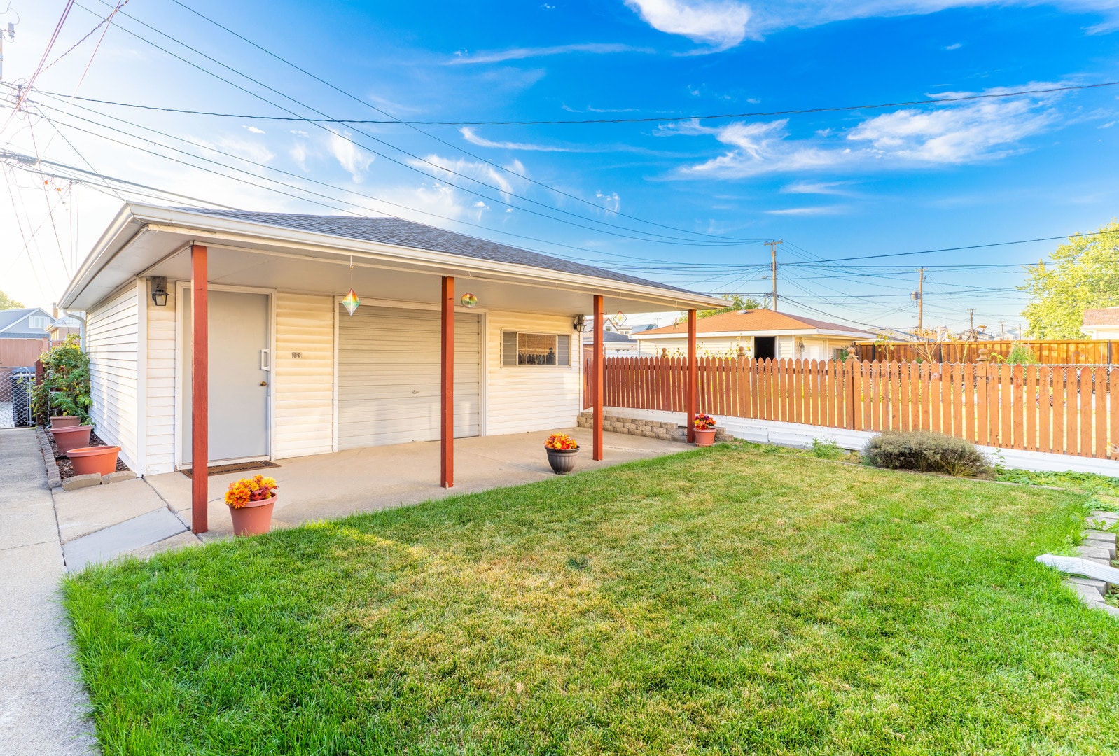 Building Photo - 6046 S Melvina Ave