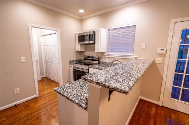 Building Photo - 1188 Ira St SW