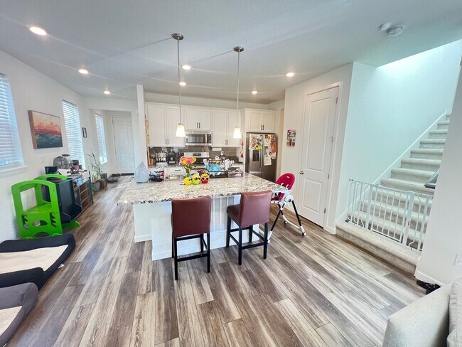 Building Photo - Spacious 3-Bedroom, 2.5-Bath Paired Home