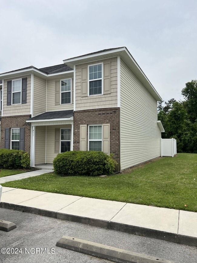 Building Photo - 411 Falls Cove
