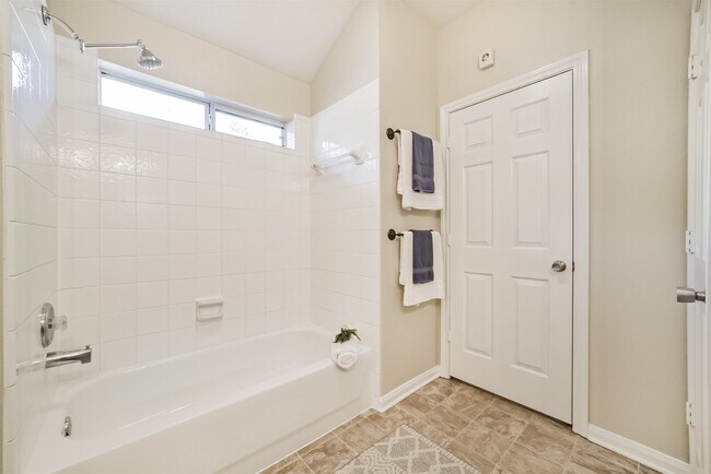 Building Photo - 22015 Falvel Dr