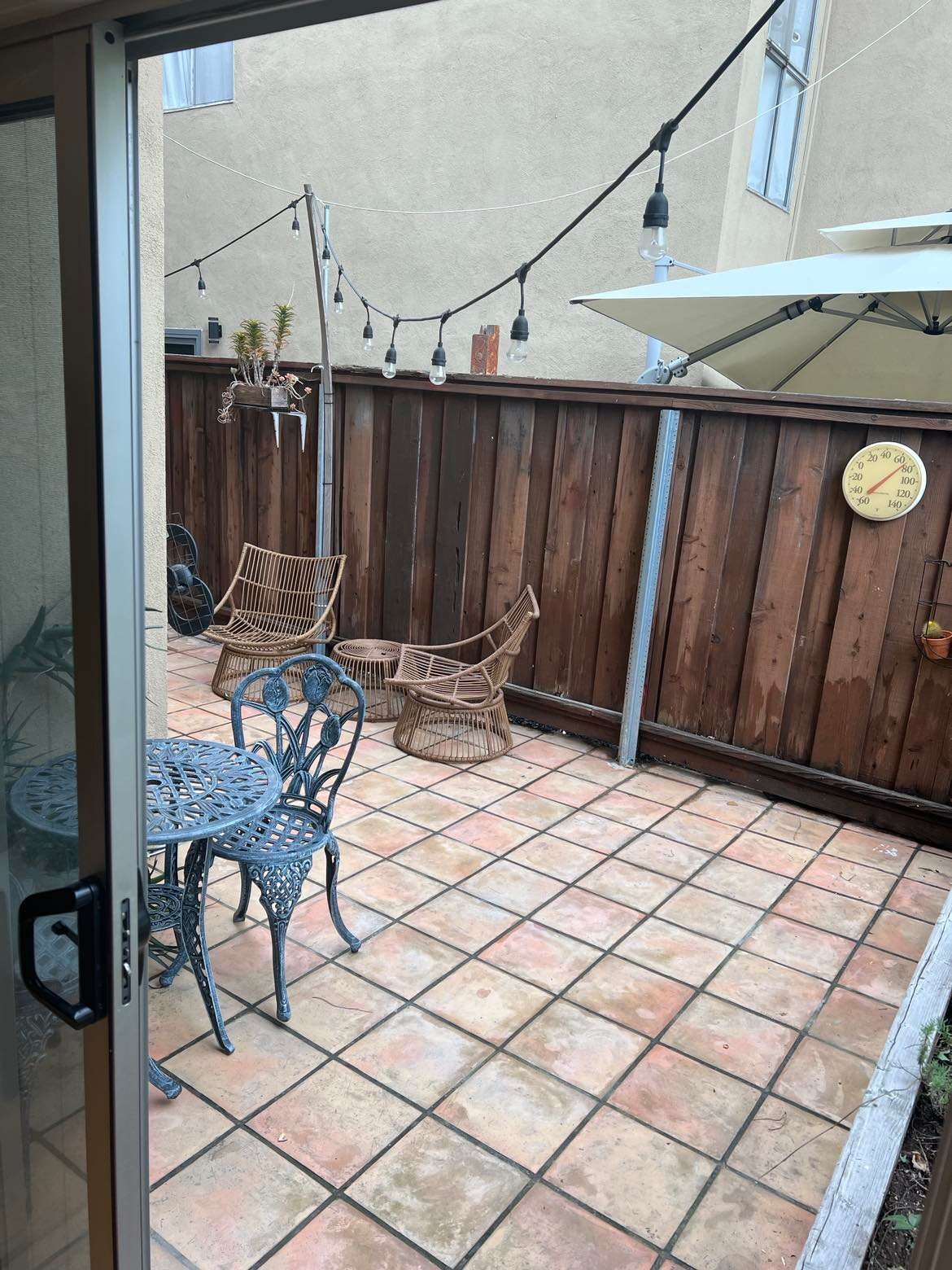 Building Photo - 6752 Hillpark Dr