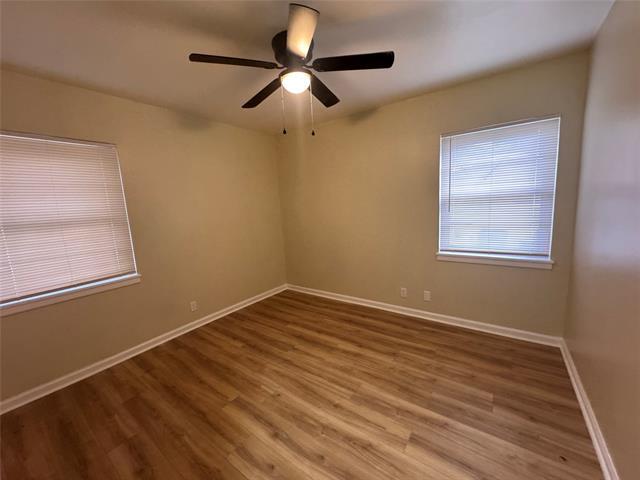 Building Photo - 204 Live Oak Ln